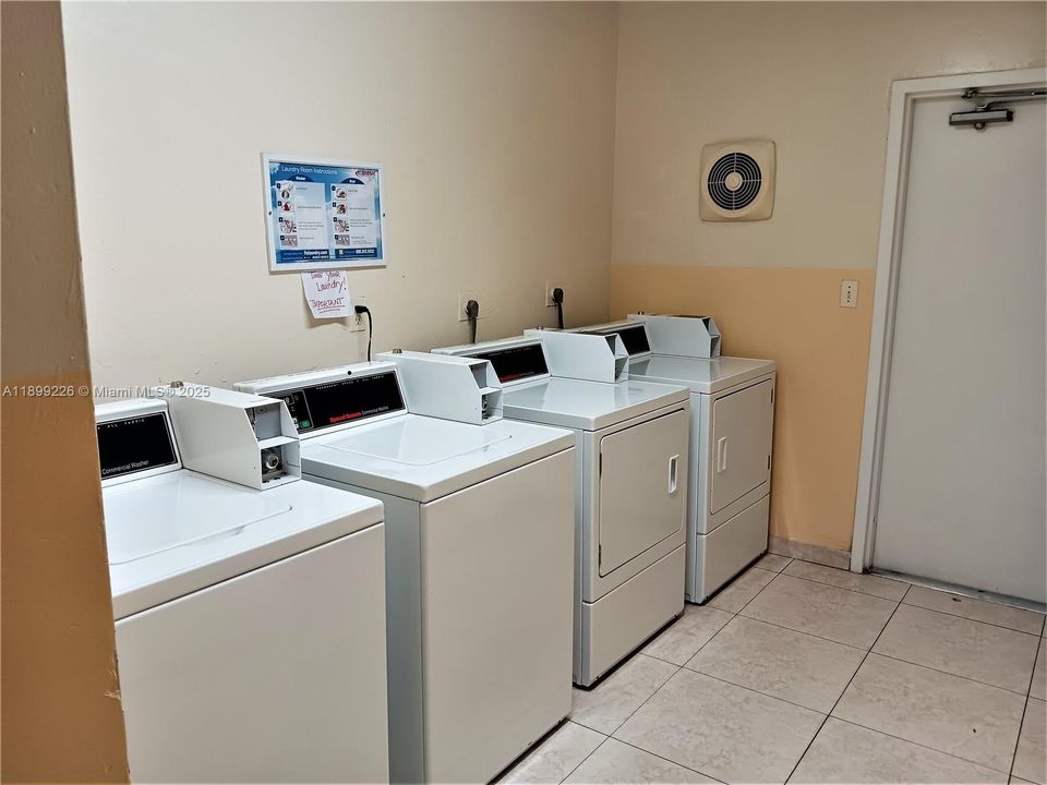 Recently Rented: $1,695 (1 beds, 1 baths, 746 Square Feet)