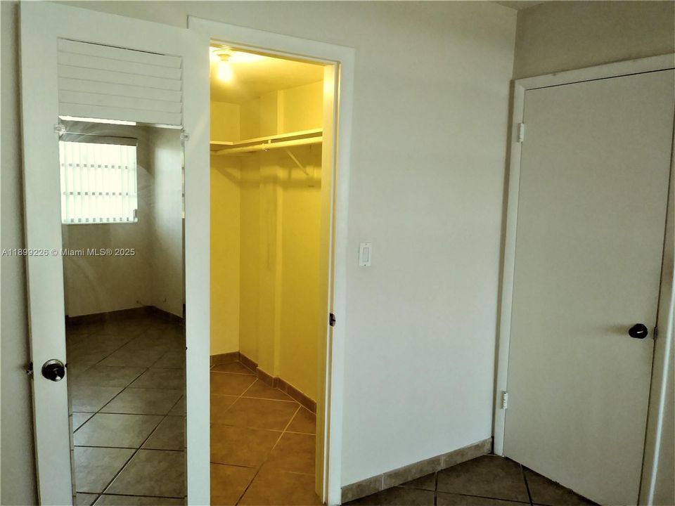 Recently Rented: $1,695 (1 beds, 1 baths, 746 Square Feet)