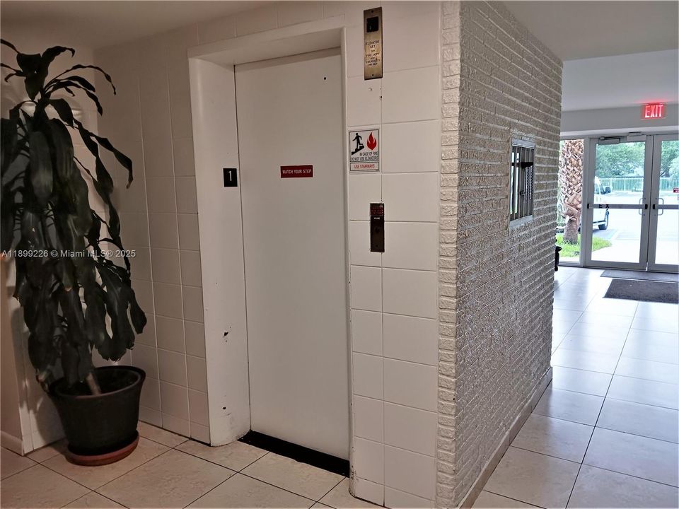 Recently Rented: $1,695 (1 beds, 1 baths, 746 Square Feet)