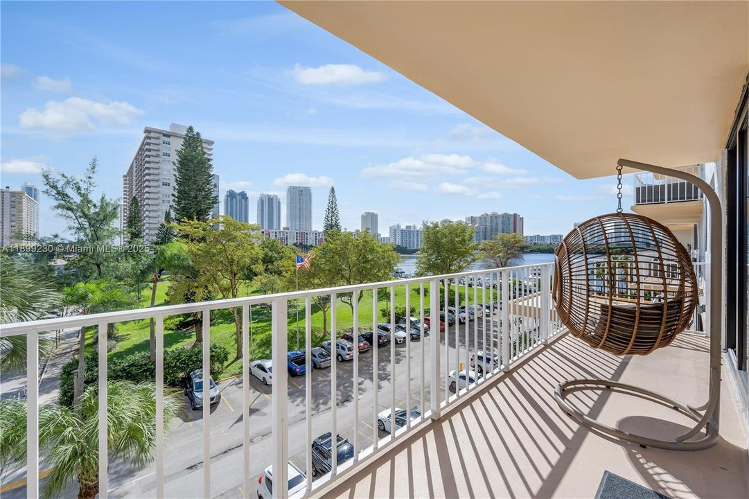 For Rent: $3,300 (2 beds, 2 baths, 1240 Square Feet)