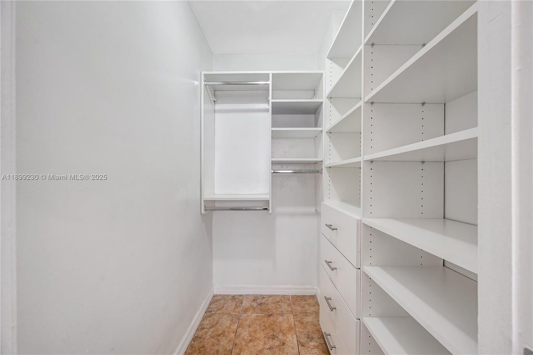 For Rent: $3,300 (2 beds, 2 baths, 1240 Square Feet)