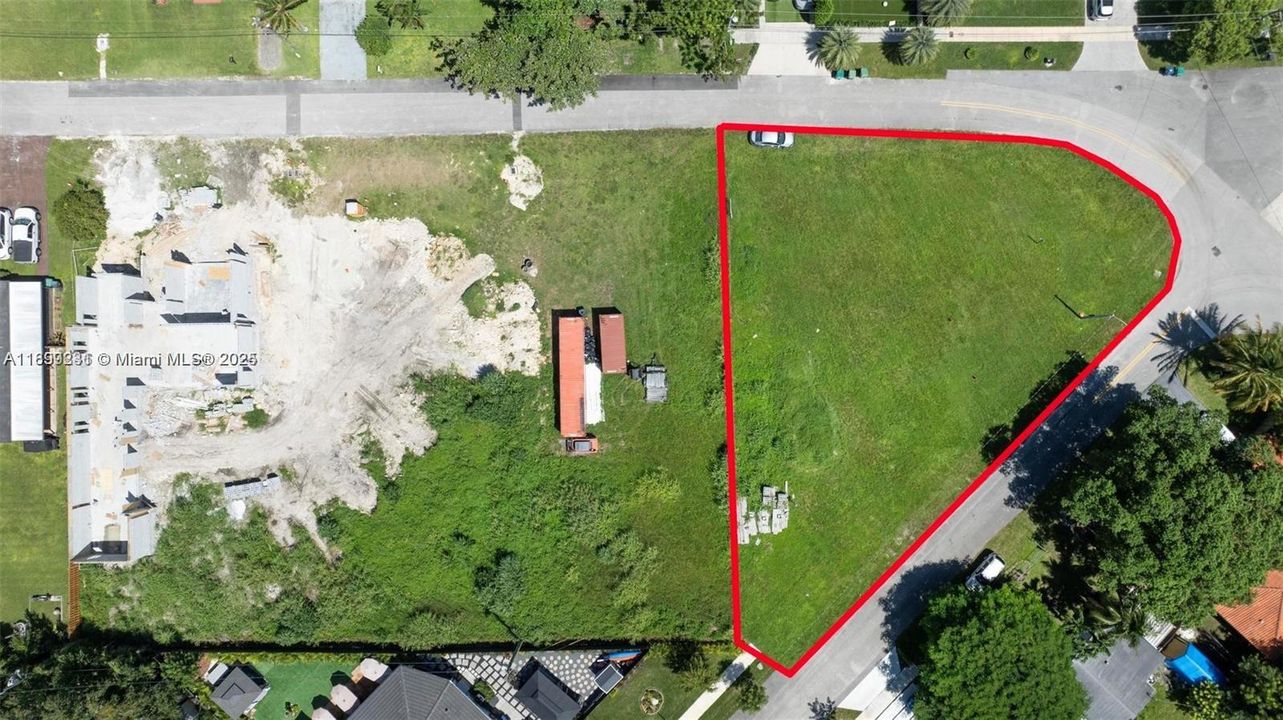 待售: $399,900 (0.29 acres)