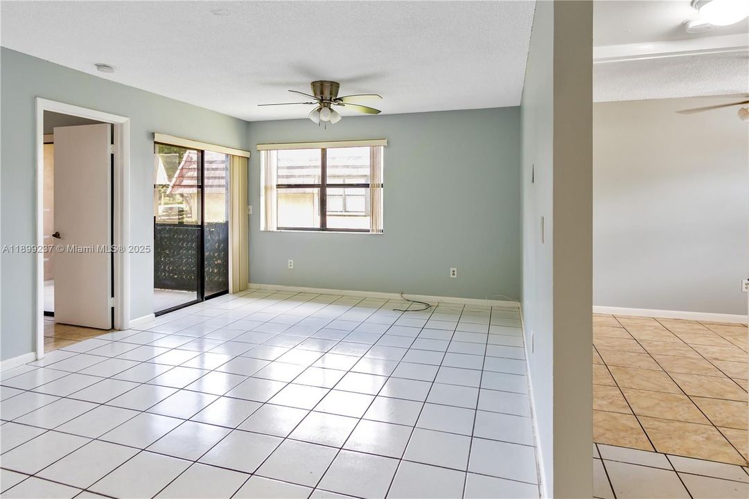 Active With Contract: $1,950 (2 beds, 2 baths, 750 Square Feet)