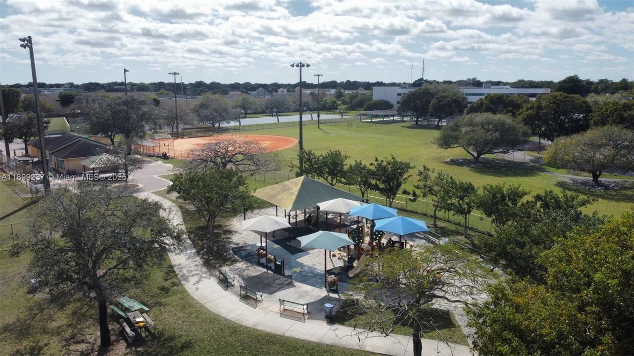 Active With Contract: $1,950 (2 beds, 2 baths, 750 Square Feet)