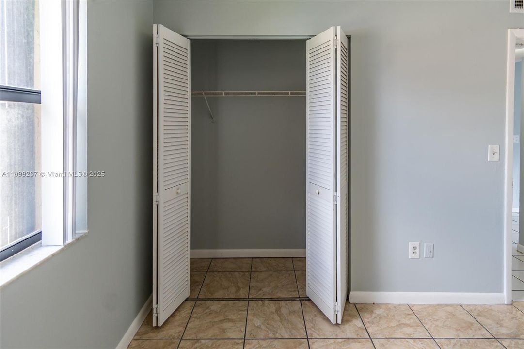 Active With Contract: $1,950 (2 beds, 2 baths, 750 Square Feet)