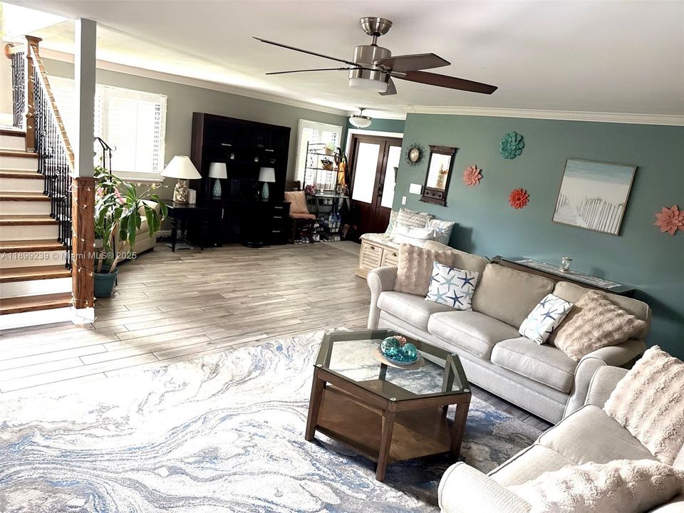 Active With Contract: $649,999 (3 beds, 2 baths, 1912 Square Feet)