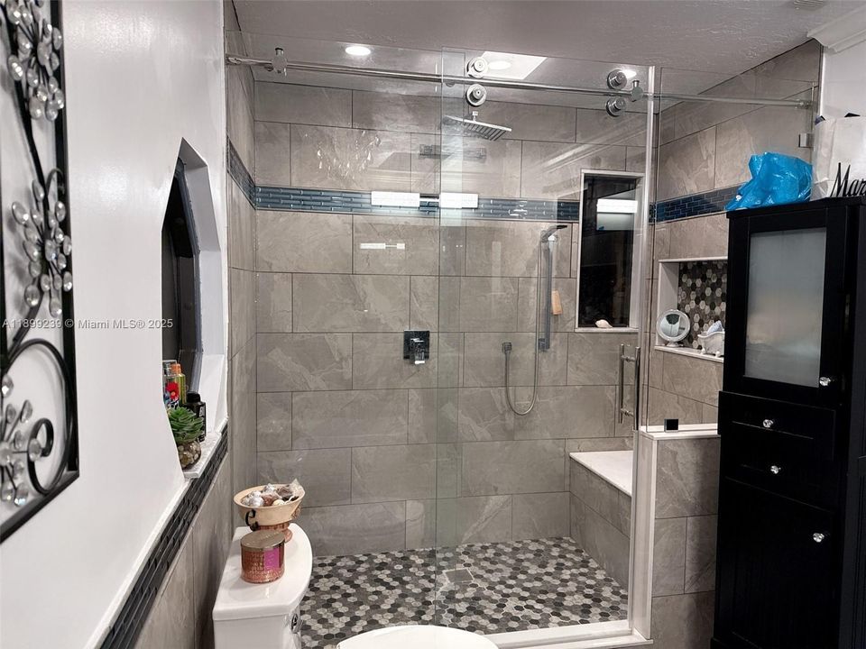 Active With Contract: $649,999 (3 beds, 2 baths, 1912 Square Feet)