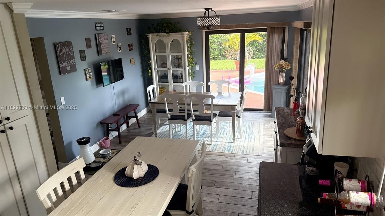 Active With Contract: $649,999 (3 beds, 2 baths, 1912 Square Feet)