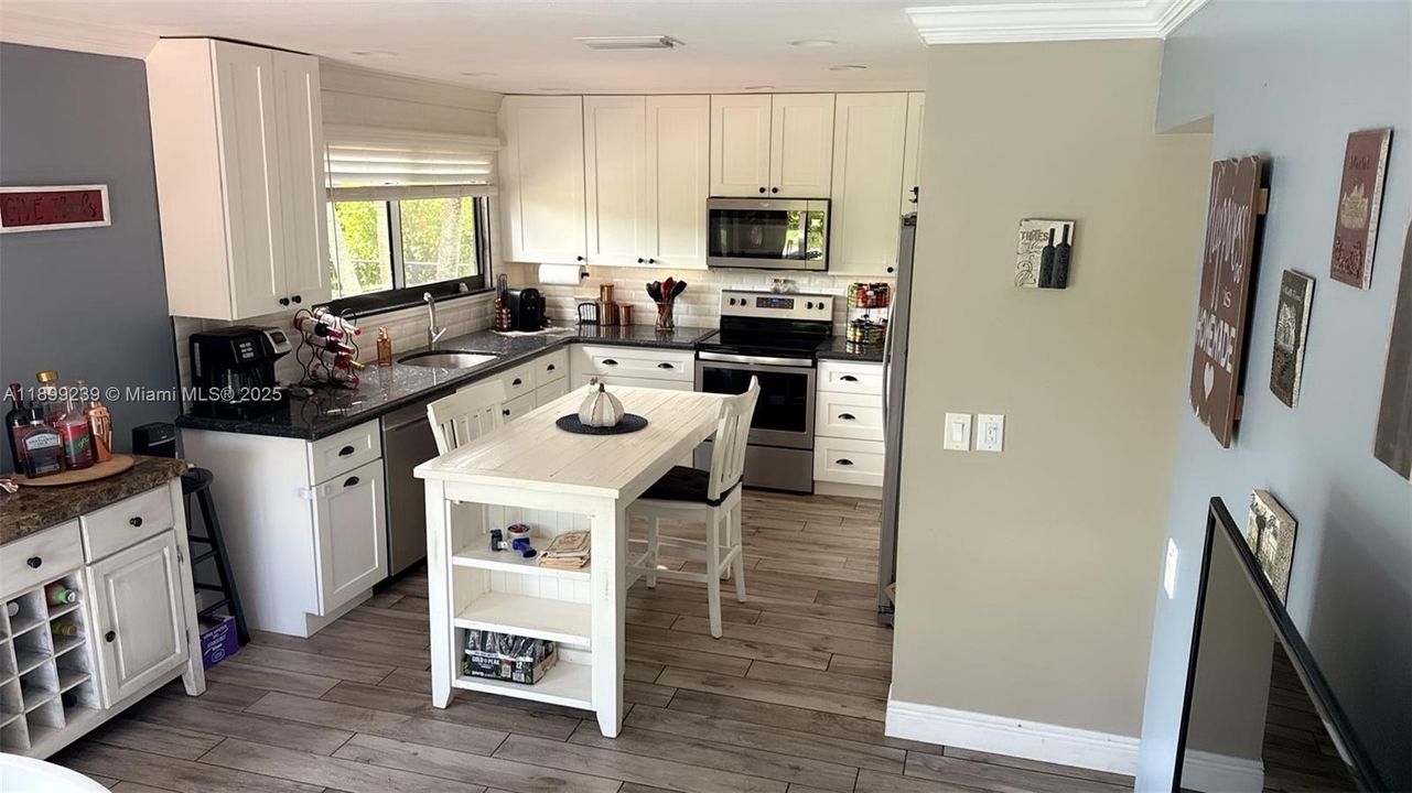 Active With Contract: $649,999 (3 beds, 2 baths, 1912 Square Feet)