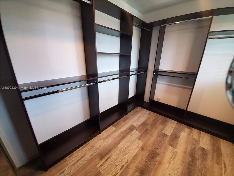 Active With Contract: $649,999 (3 beds, 2 baths, 1912 Square Feet)