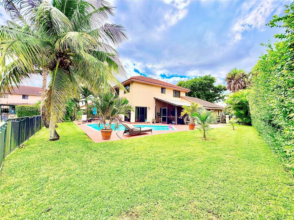 Active With Contract: $649,999 (3 beds, 2 baths, 1912 Square Feet)