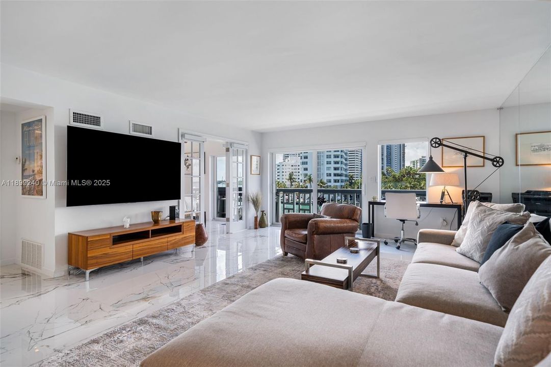 Recently Rented: $5,200 (2 beds, 2 baths, 1070 Square Feet)