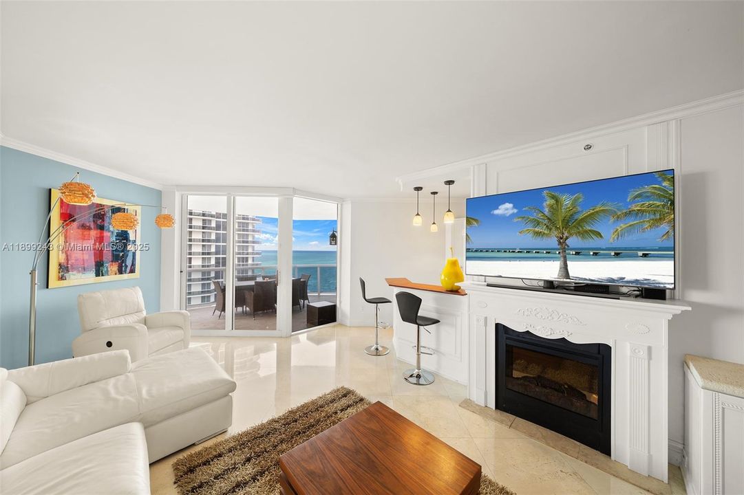 For Sale: $1,950,000 (2 beds, 2 baths, 1550 Square Feet)