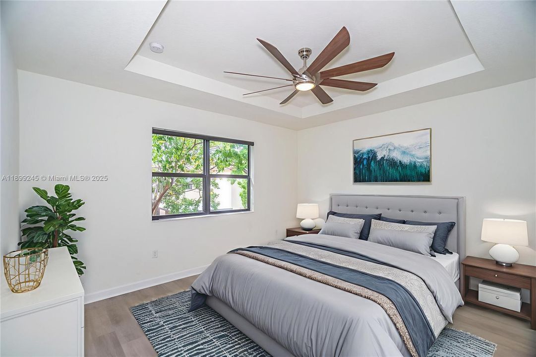 For Sale: $530,000 (5 beds, 2 baths, 2504 Square Feet)