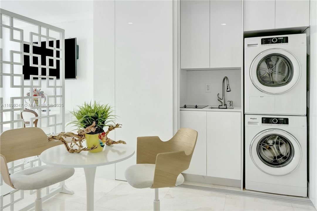 For Rent: $2,400 (0 beds, 1 baths, 440 Square Feet)