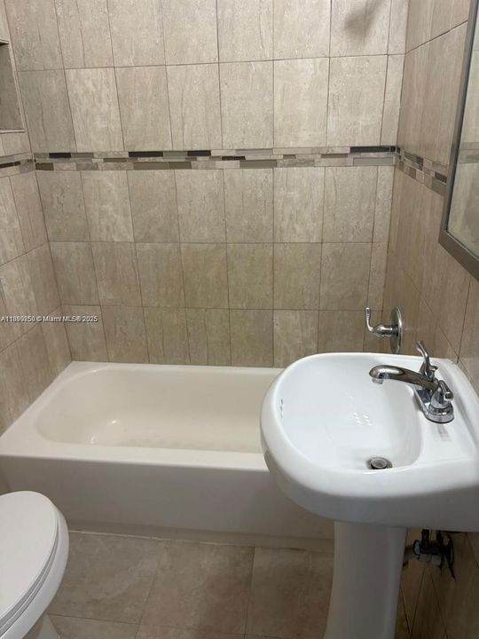 Recently Sold: $499,900 (4 beds, 2 baths, 1962 Square Feet)