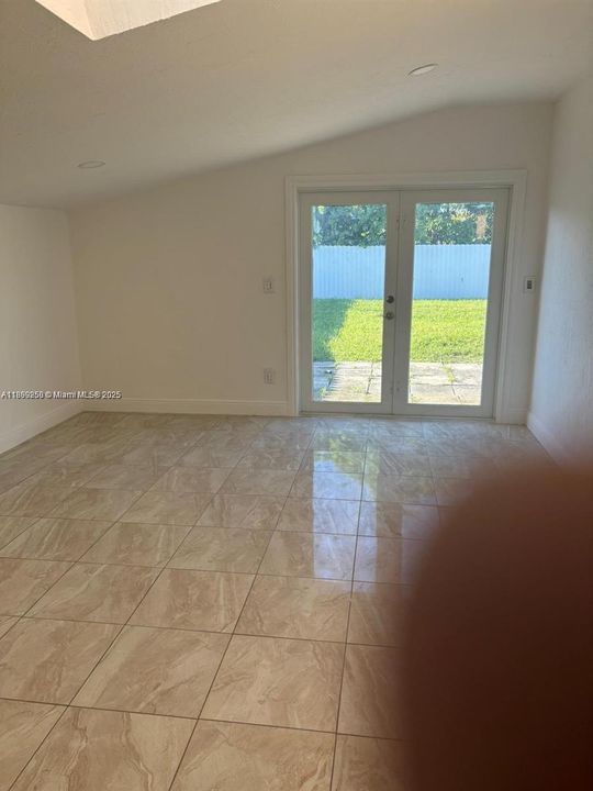 Recently Sold: $499,900 (4 beds, 2 baths, 1962 Square Feet)