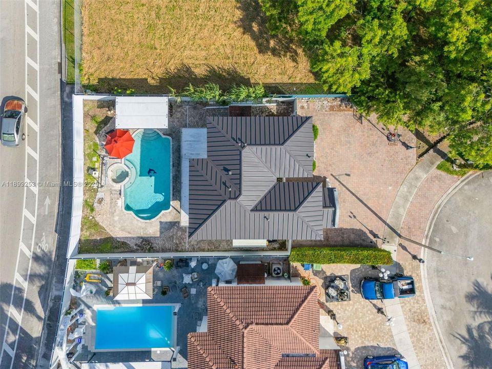 En Venta: $680,000 (3 camas, 2 baños, 1642 Pies cuadrados)