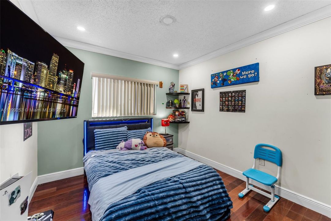 En Venta: $680,000 (3 camas, 2 baños, 1642 Pies cuadrados)