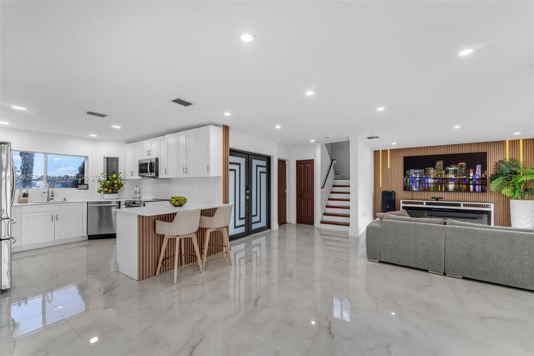 En Venta: $680,000 (3 camas, 2 baños, 1642 Pies cuadrados)