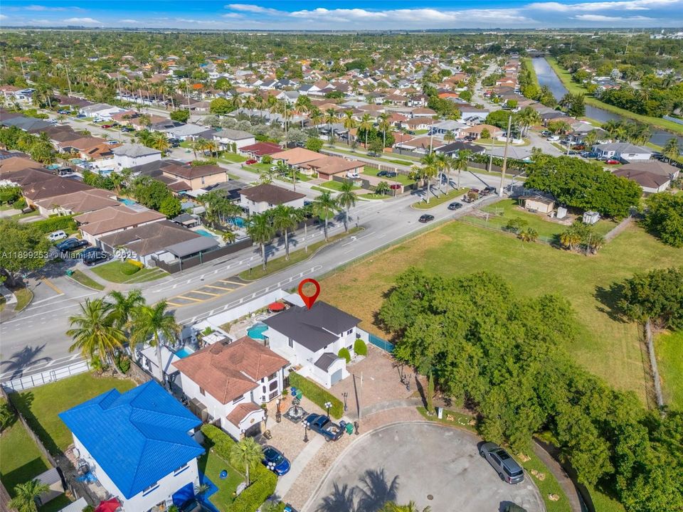 En Venta: $680,000 (3 camas, 2 baños, 1642 Pies cuadrados)