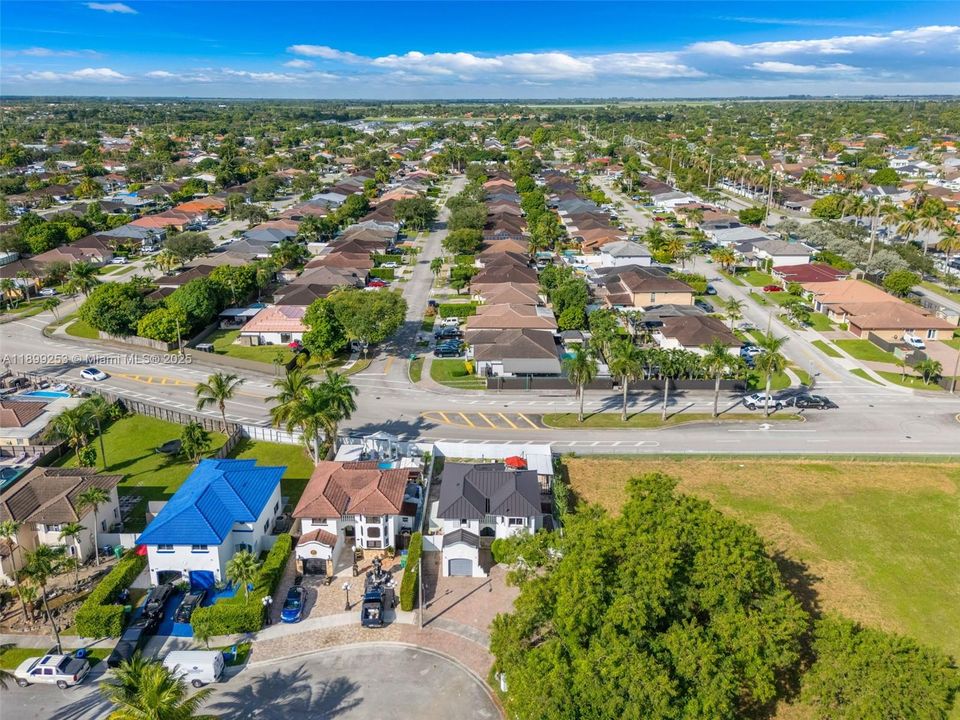 En Venta: $680,000 (3 camas, 2 baños, 1642 Pies cuadrados)