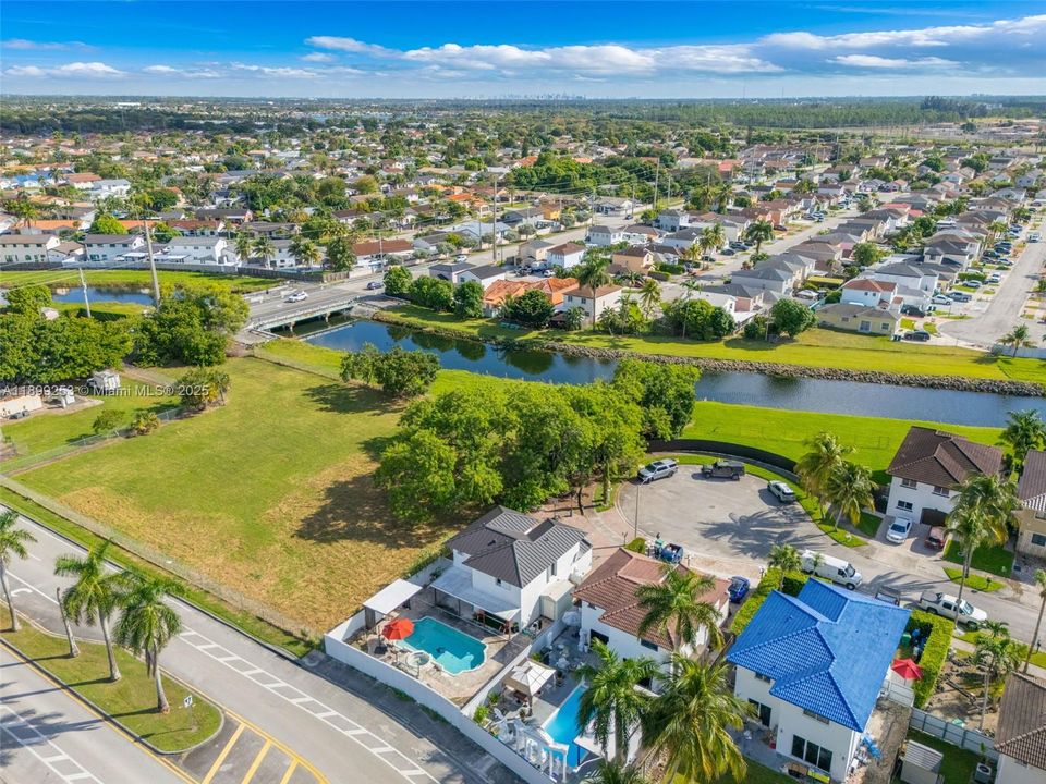 En Venta: $680,000 (3 camas, 2 baños, 1642 Pies cuadrados)