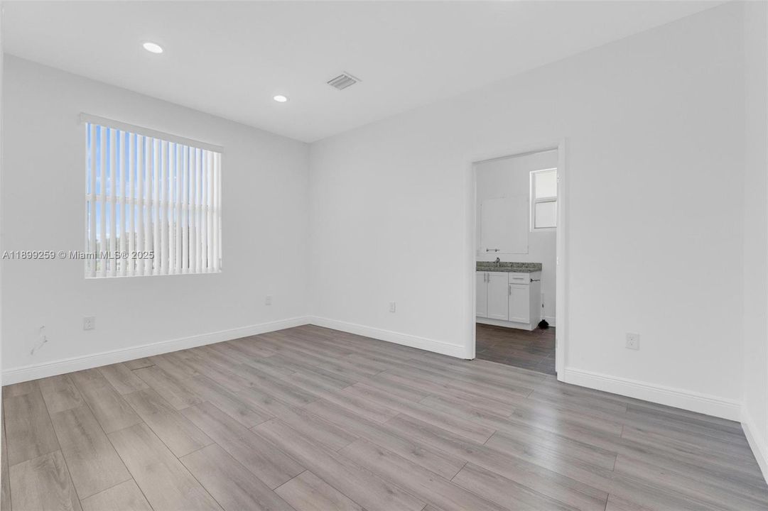 For Rent: $3,900 (4 beds, 4 baths, 1936 Square Feet)