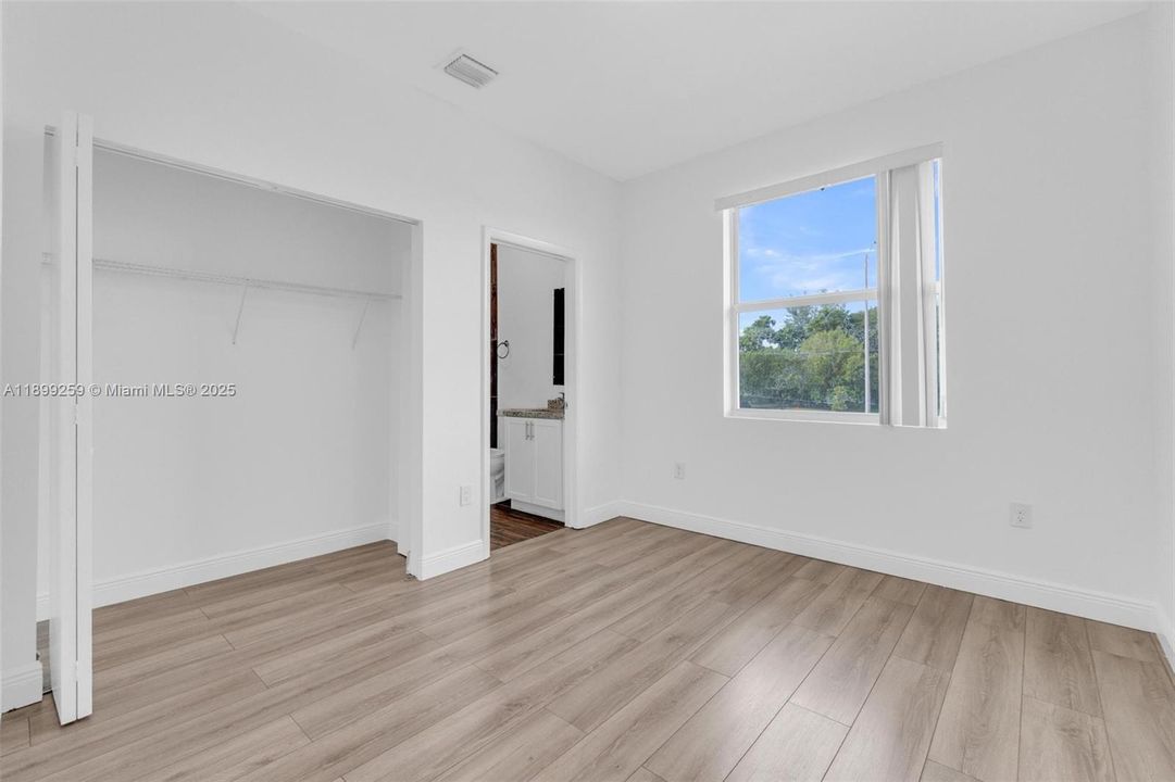 For Rent: $3,900 (4 beds, 4 baths, 1936 Square Feet)