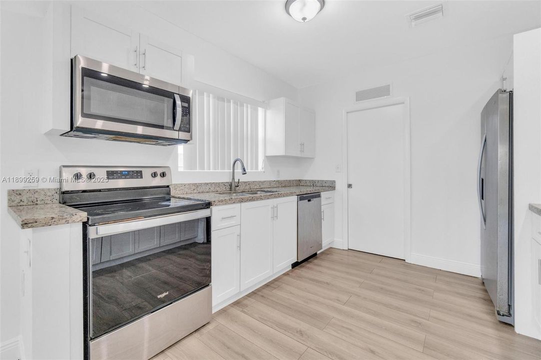 For Rent: $3,900 (4 beds, 4 baths, 1936 Square Feet)