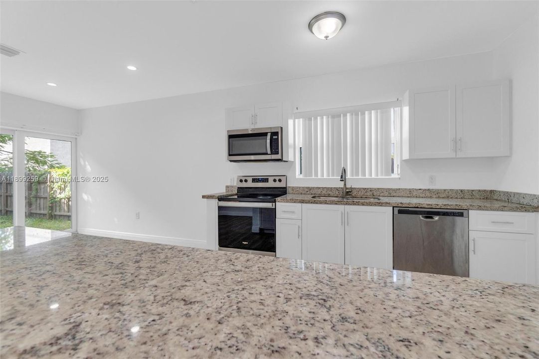 For Rent: $3,900 (4 beds, 4 baths, 1936 Square Feet)