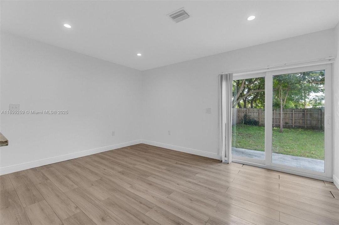 For Rent: $3,900 (4 beds, 4 baths, 1936 Square Feet)