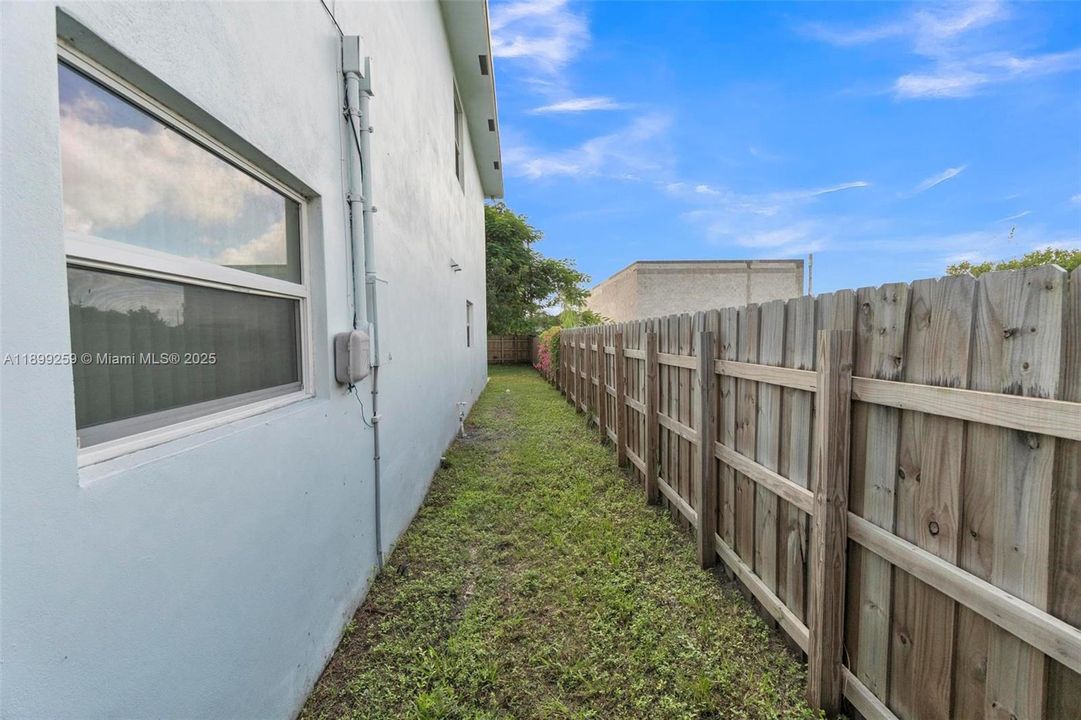 For Rent: $3,900 (4 beds, 4 baths, 1936 Square Feet)