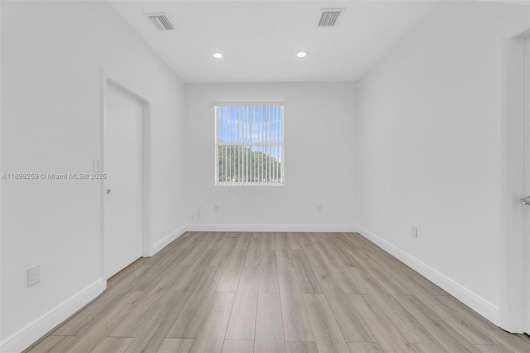 For Rent: $3,900 (4 beds, 4 baths, 1936 Square Feet)