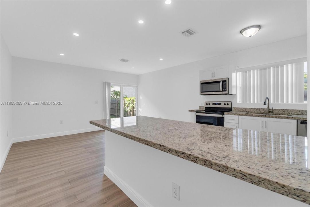 For Rent: $3,900 (4 beds, 4 baths, 1936 Square Feet)