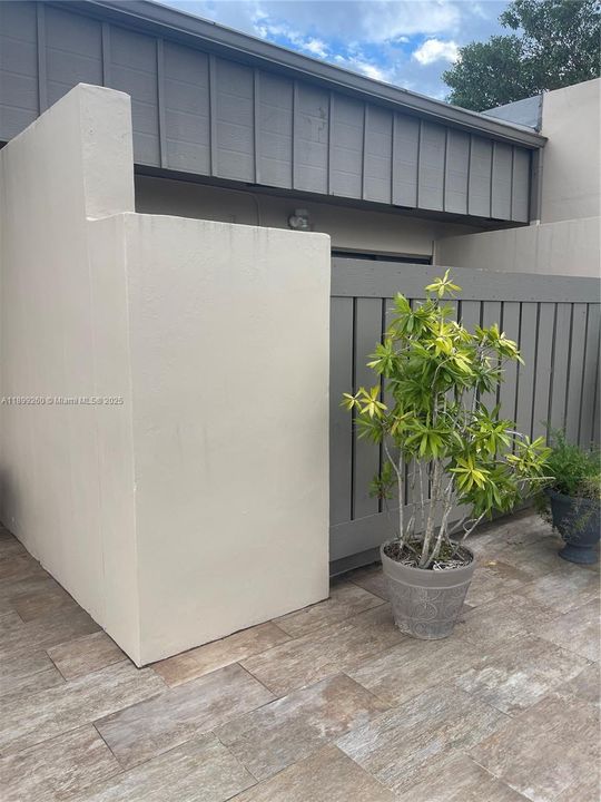 Recently Rented: $3,000 (3 beds, 2 baths, 1446 Square Feet)