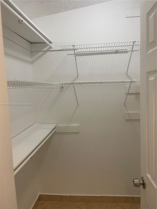 Recently Rented: $3,000 (3 beds, 2 baths, 1446 Square Feet)