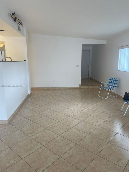 Recently Rented: $3,000 (3 beds, 2 baths, 1446 Square Feet)