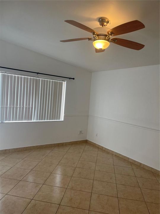 Recently Rented: $3,000 (3 beds, 2 baths, 1446 Square Feet)