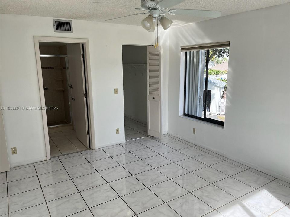 For Sale: $189,000 (2 beds, 2 baths, 1111 Square Feet)