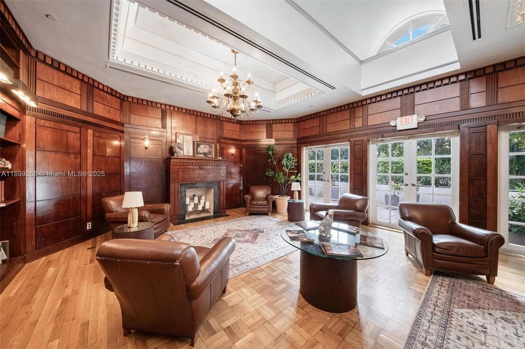 На продажу: $440,000 (2 спален, 2 ванн, 1268 Квадратных фут)