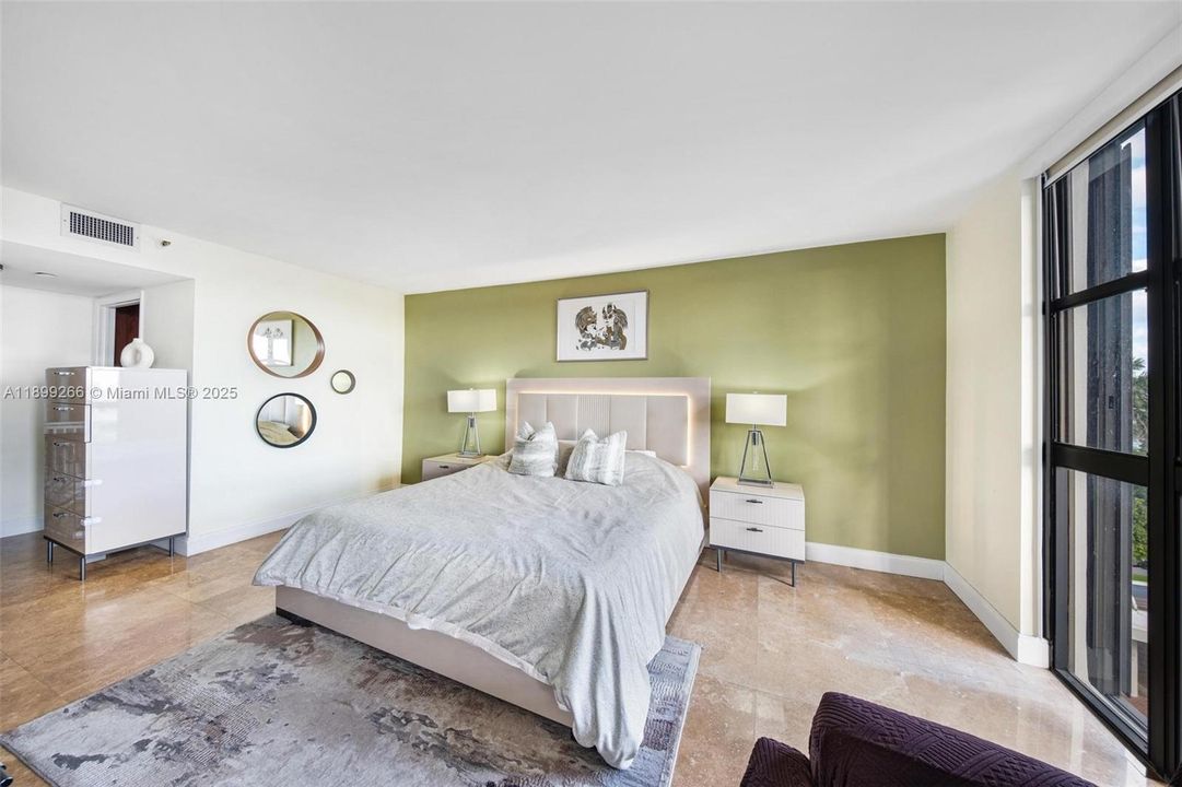 На продажу: $440,000 (2 спален, 2 ванн, 1268 Квадратных фут)