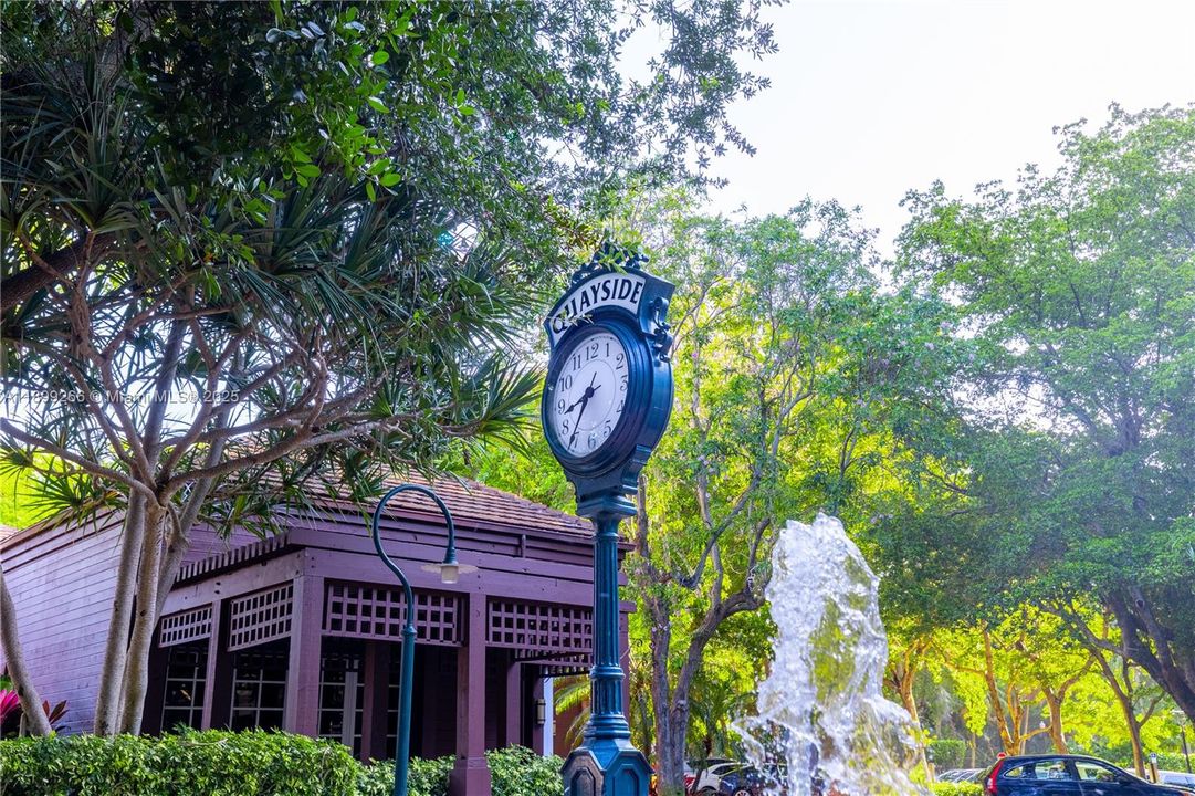 На продажу: $440,000 (2 спален, 2 ванн, 1268 Квадратных фут)