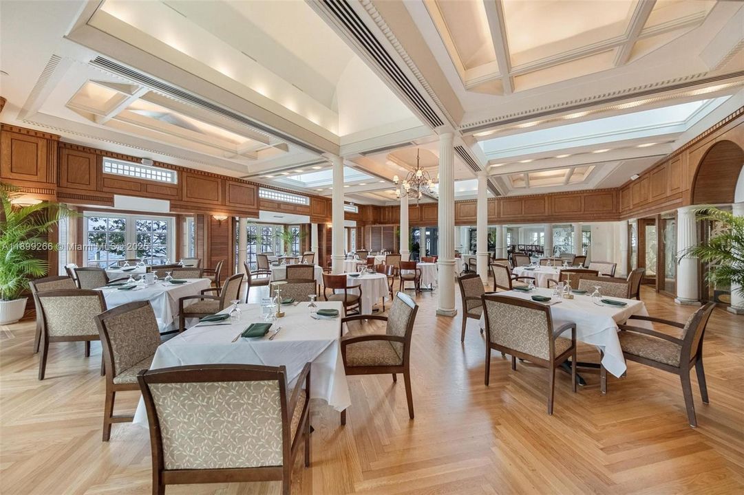 На продажу: $440,000 (2 спален, 2 ванн, 1268 Квадратных фут)