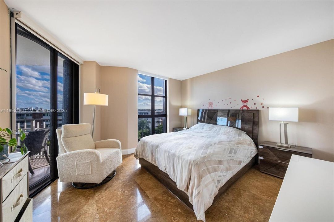 На продажу: $440,000 (2 спален, 2 ванн, 1268 Квадратных фут)