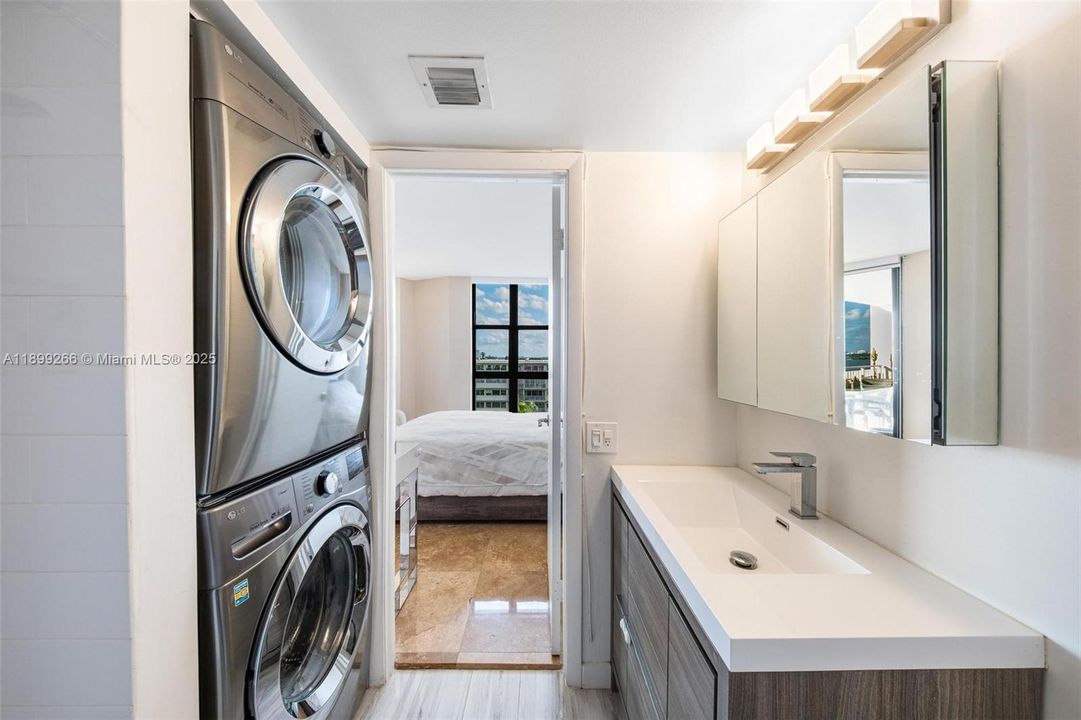 На продажу: $440,000 (2 спален, 2 ванн, 1268 Квадратных фут)