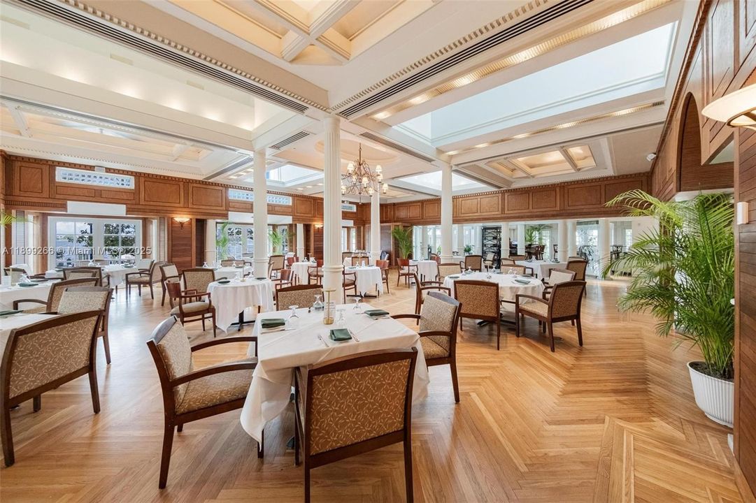 На продажу: $440,000 (2 спален, 2 ванн, 1268 Квадратных фут)