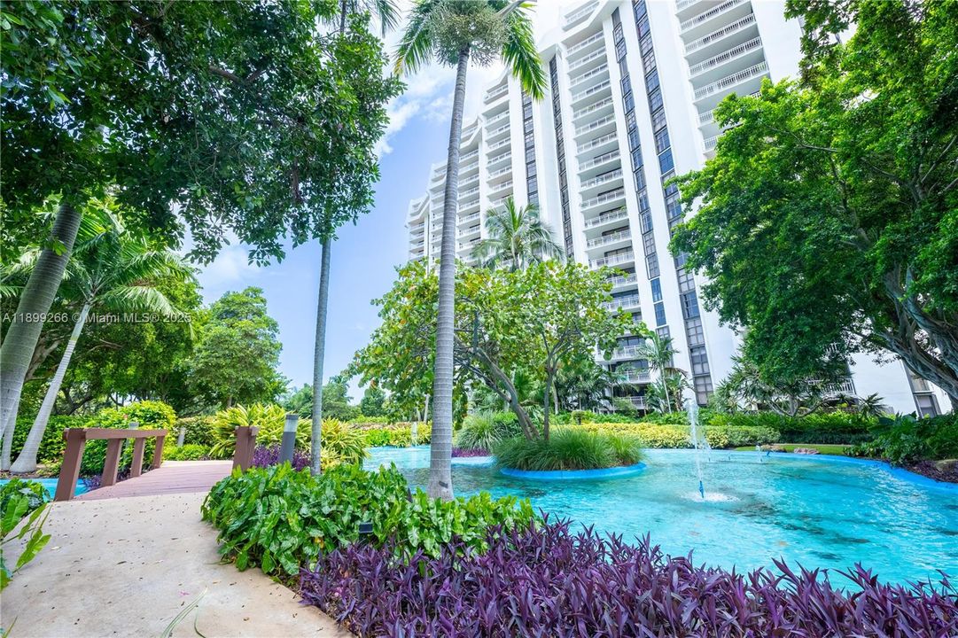 На продажу: $440,000 (2 спален, 2 ванн, 1268 Квадратных фут)