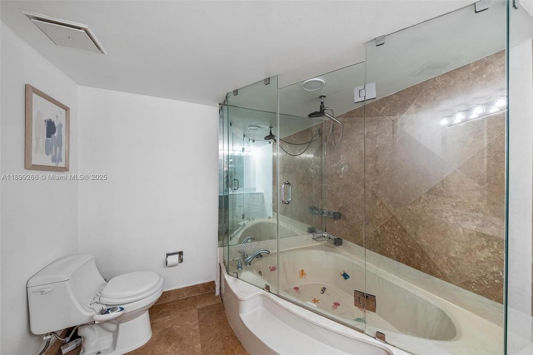 На продажу: $440,000 (2 спален, 2 ванн, 1268 Квадратных фут)