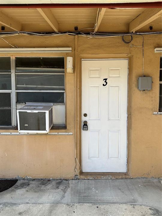 For Rent: $1,200 (1 beds, 1 baths, 435 Square Feet)